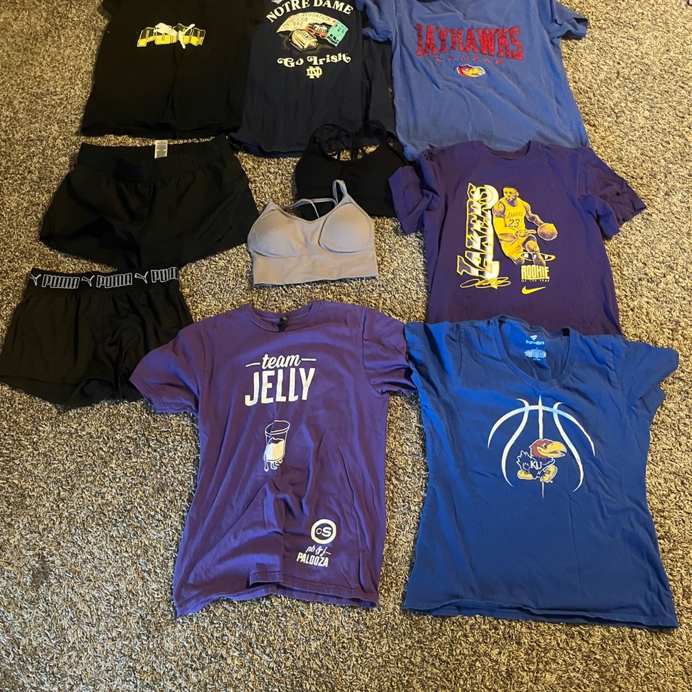 6 athletic shirts, 2 sport bras( pads included), and 2 gym shorts